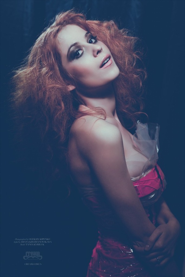 Киска үйкеледі