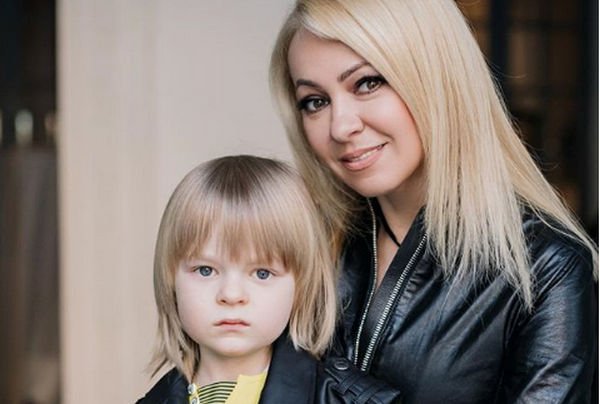 Яну Рудковскую жестко раскритиковали за неправильное воспитание младшего сына Яну Рудковскую жестко раскритиковали за неправильное воспитание младшего сына